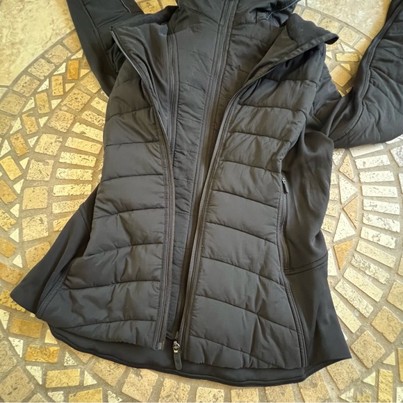 Lululemon extra mile jacket black 8 - Picture 9 of 16